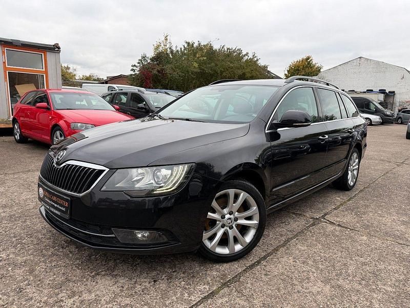 Cerna magic/black magic Gebraucht 2015 Skoda Superb Kombi | 12.990 € (Fairer Preis) - Bild 1/4