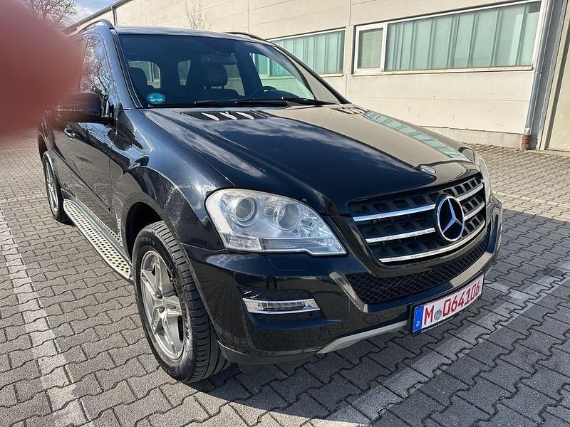 Gebraucht Mercedes ML350 231 PS (169 kW) 2011 Schwarz SUV