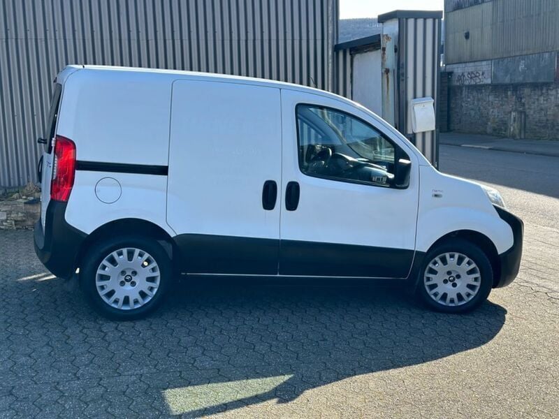 Gebraucht Citroën Nemo 75 PS (55 kW) 2012 Lack weiss banquise/deckende l Van / Kleinbus