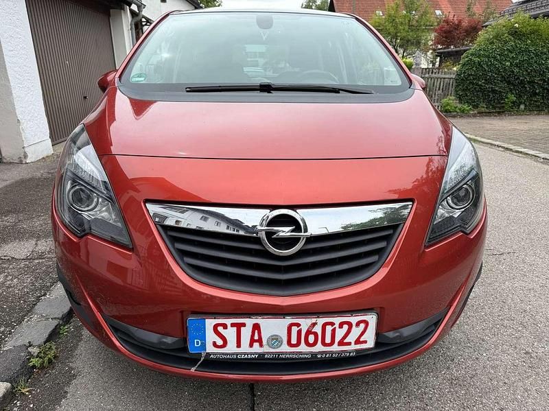 Orange Gebraucht 2012 Opel Meriva Color Edition Van / Kleinbus | 4.999 € (Guter Preis) - Bild 1/4