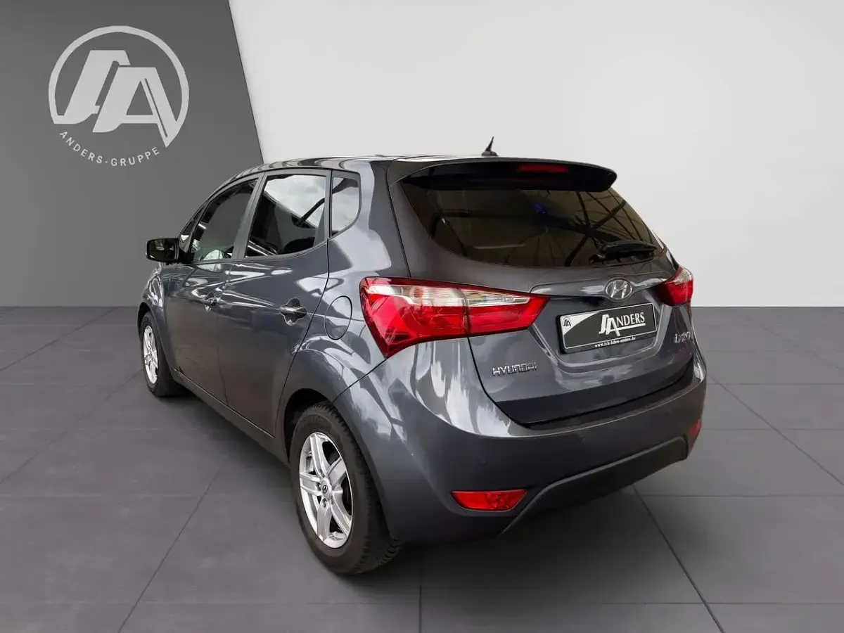 Gebraucht Hyundai ix20 YES! 90 PS (66 kW) 2017 Micron grey Kleinwagen