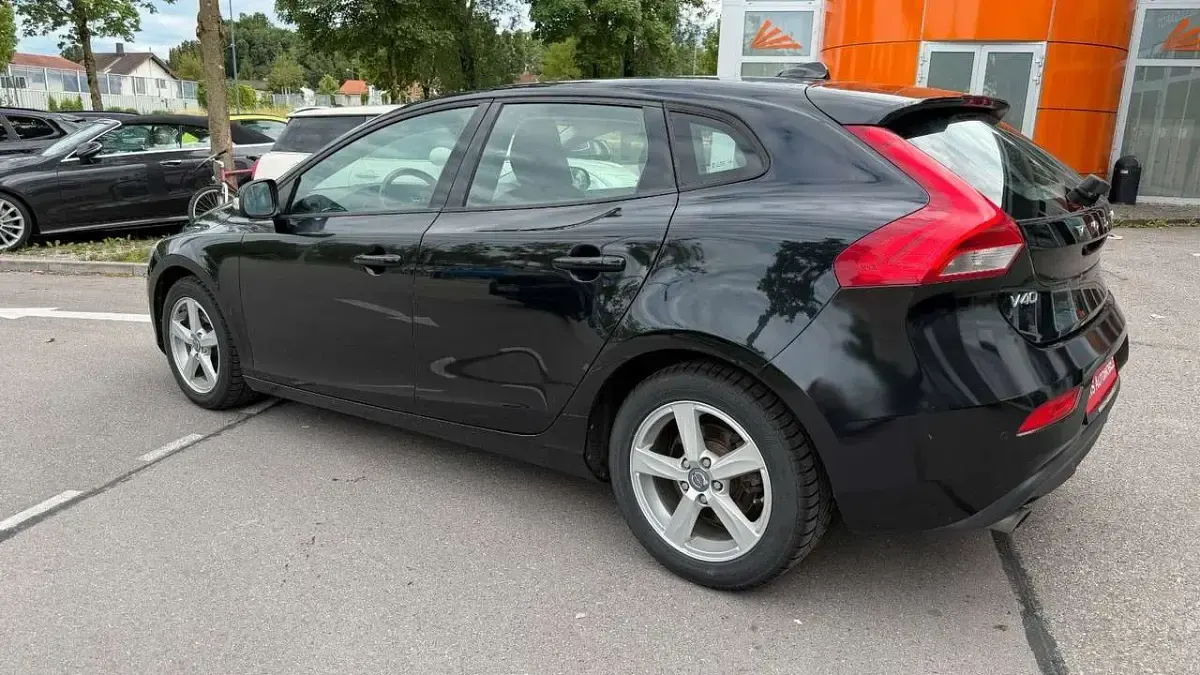 Gebraucht Volvo V40 You! 120 PS (88 kW) 2014 Schwarz Kombi