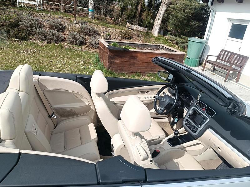 Gebraucht VW Eos 140 PS (102 kW) 2011 Gold Cabrio