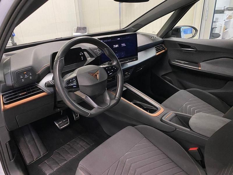 Gebraucht Cupra Born 150 kW (204 PS) 2023 Eisweiß Kleinwagen