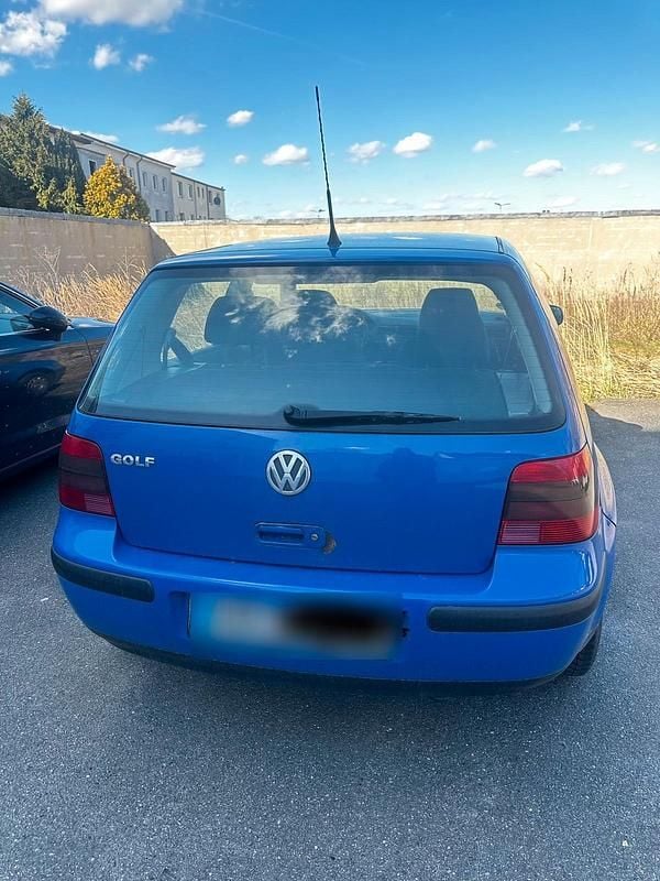 Gebraucht VW Golf IV 75 PS (55 kW) 2001 Blau Kleinwagen
