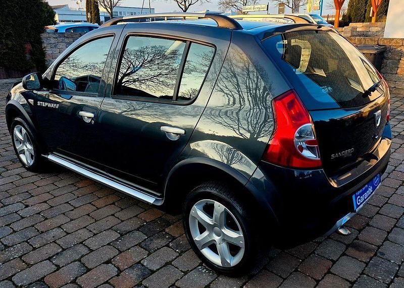 Gebraucht Dacia Sandero Stepway 87 PS (63 kW) 2009 Grau Limousine