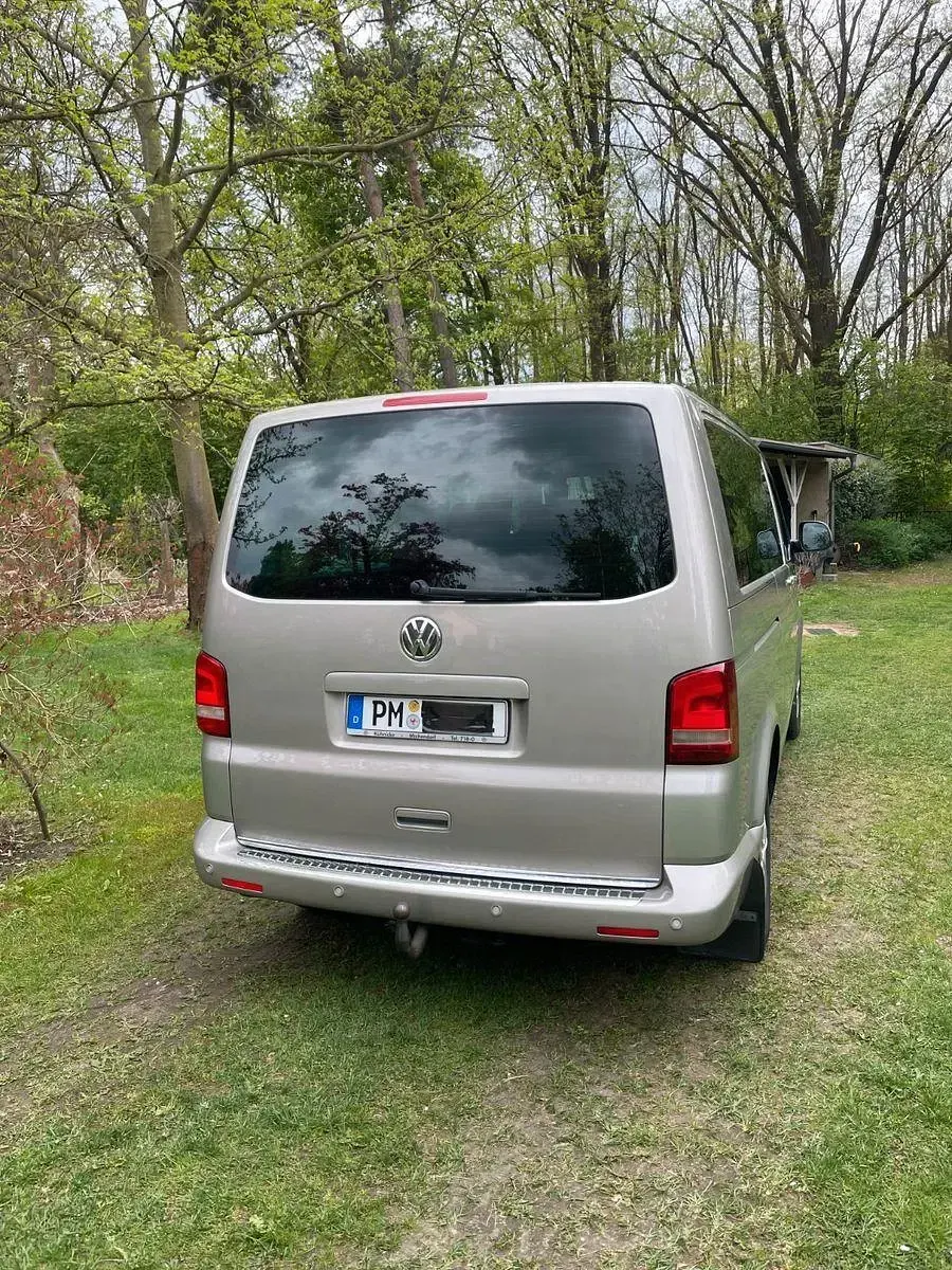 Używany VW Caravelle 179 KM (131 kW) 2011 Srebrny Van