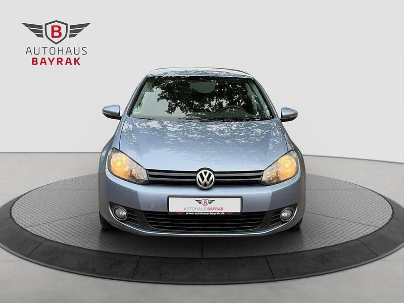 Gebraucht VW Golf VI 105 PS (77 kW) 2011 Blau Kleinwagen