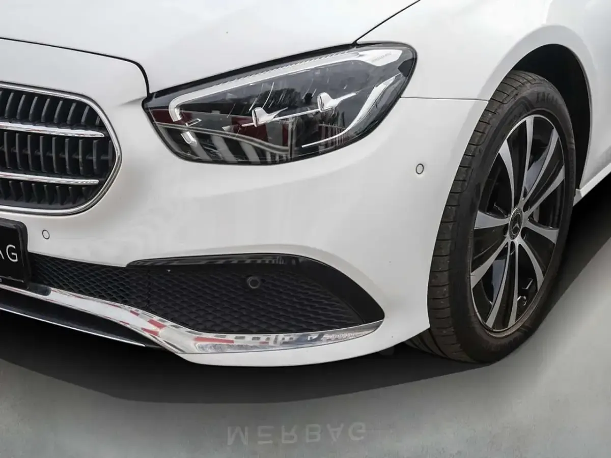 Gebraucht Mercedes E300 Avantgarde 306 PS (225 kW) 2022 Polarweiß Kombi