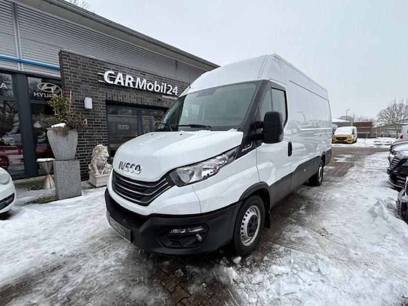 Gebraucht Iveco Daily 175 PS (128 kW) 2022 Weiß (metallic) Van