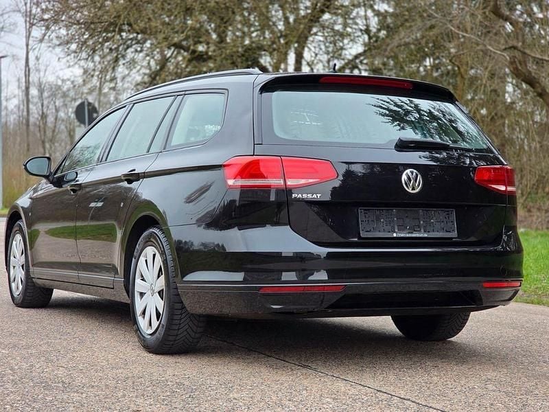 Gebraucht VW Passat Trendline 150 PS (110 kW) 2018 Schwarz Kombi