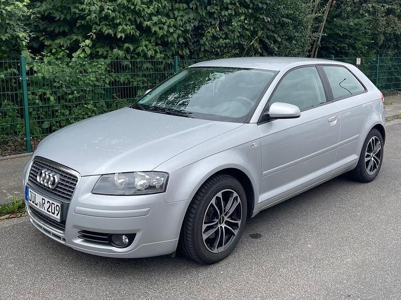 Silber Gebraucht 2008 Audi A3 Ambition Limousine | 3.450 € (Guter Preis) - Bild 1/4