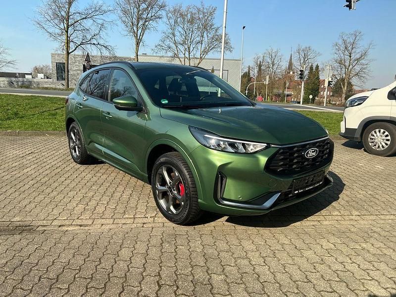 Neu Ford Kuga ST-Line X 243 PS (178 kW) 2026 Grün SUV