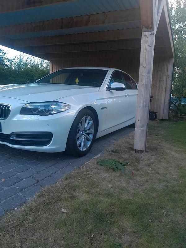 Weiß Gebraucht 2016 BMW 530 Limousine | 18.950 € (Superpreis) - Bild 1/4