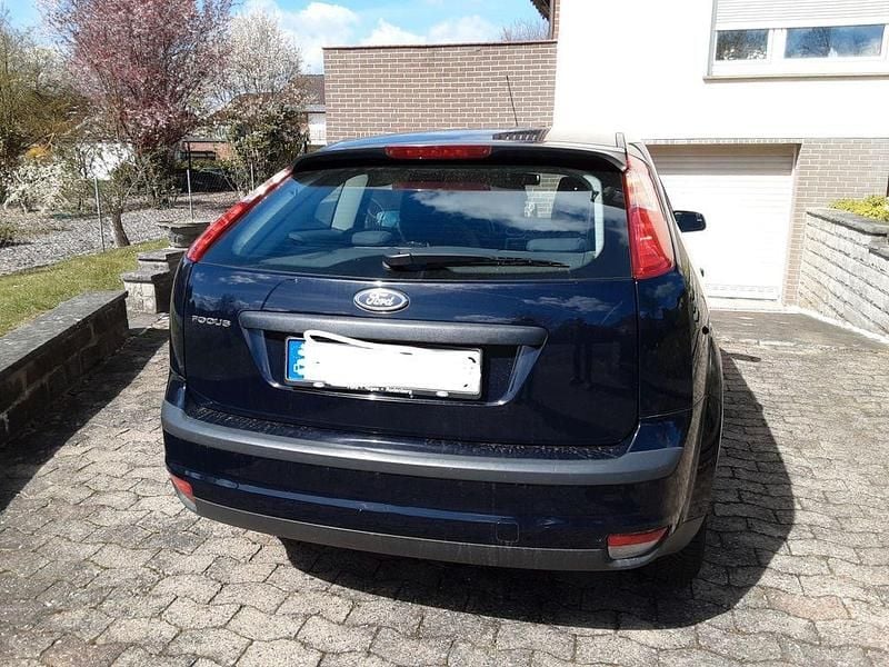Gebraucht Ford Focus Trend 80 PS (58 kW) 2005 Blau Limousine