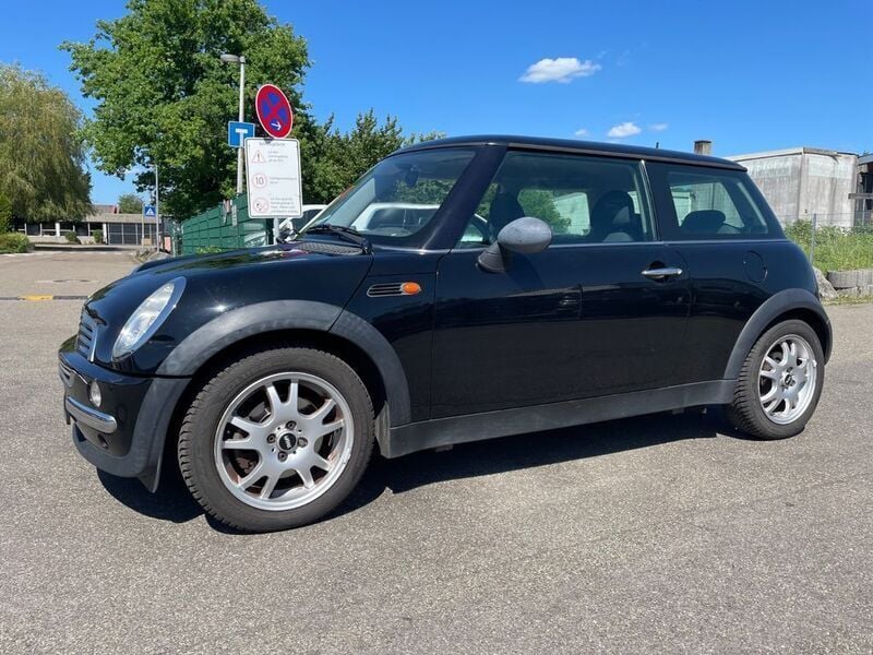 Second-hand Mini ONE 90 CP (66 kW) 2002 Negru Hatchback