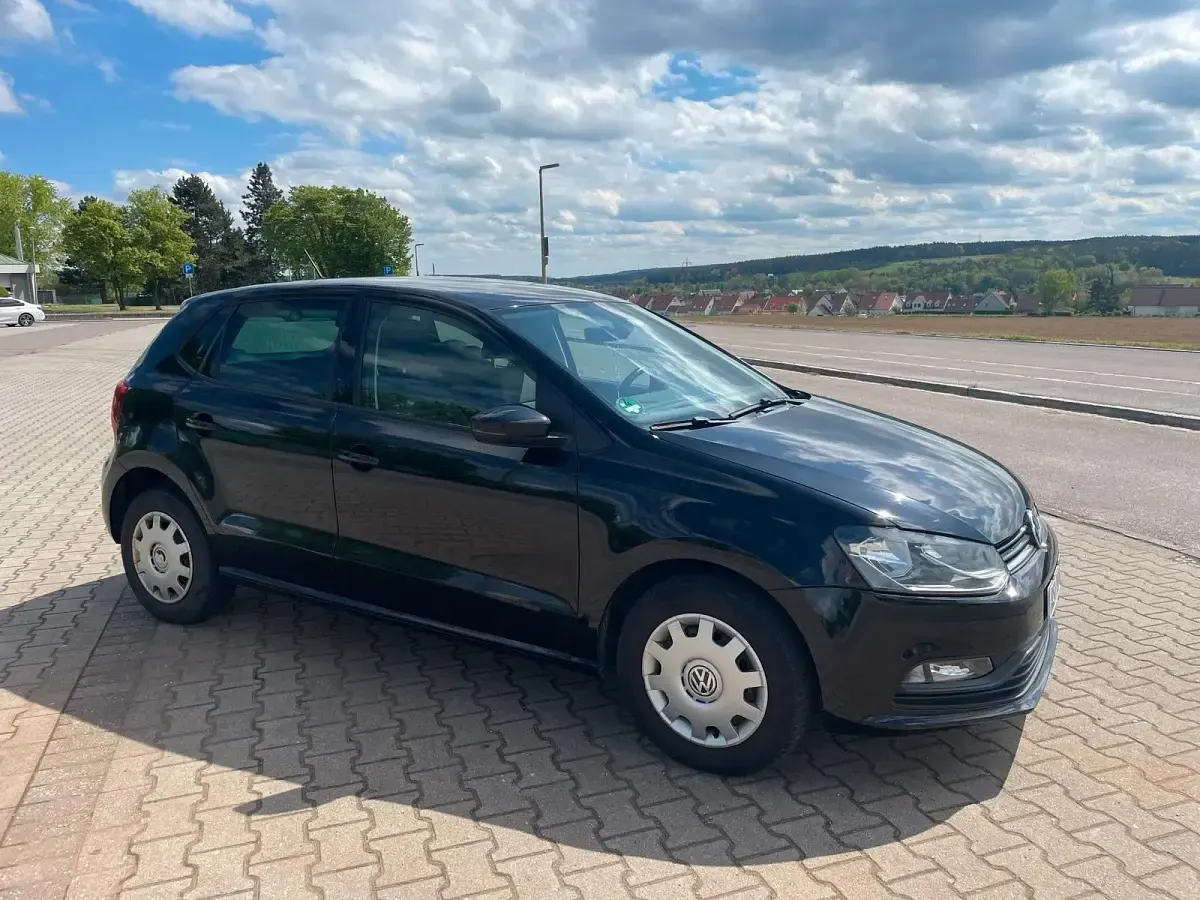 Gebraucht VW Polo 90 PS (66 kW) 2015 Schwarz Kleinwagen
