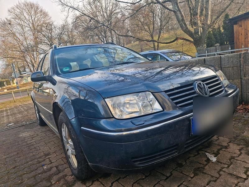 Grau Gebraucht 2002 VW Bora Kombi | 860 € (Superpreis) - Bild 1/4