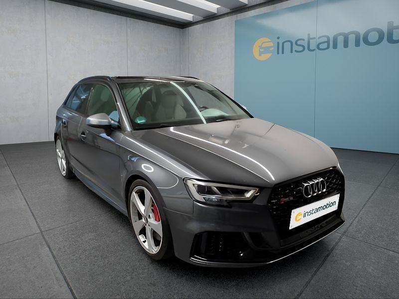 Grau Gebraucht 2019 Audi RS3 Sportback Kleinwagen | 43.549 € (Etwas zu teuer) - Bild 1/4