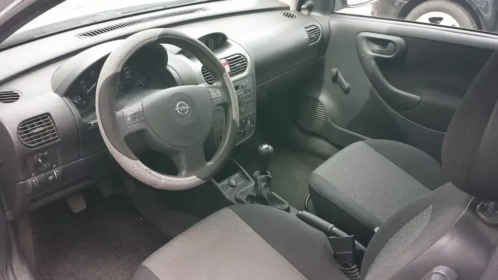 Gebraucht Opel Corsa Njoy 58 PS (42 kW) 2003 Silber Kleinwagen