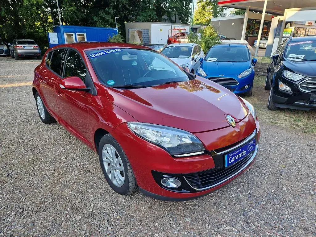 Gebraucht Renault Mégane III 116 PS (85 kW) 2013 Rot Limousine
