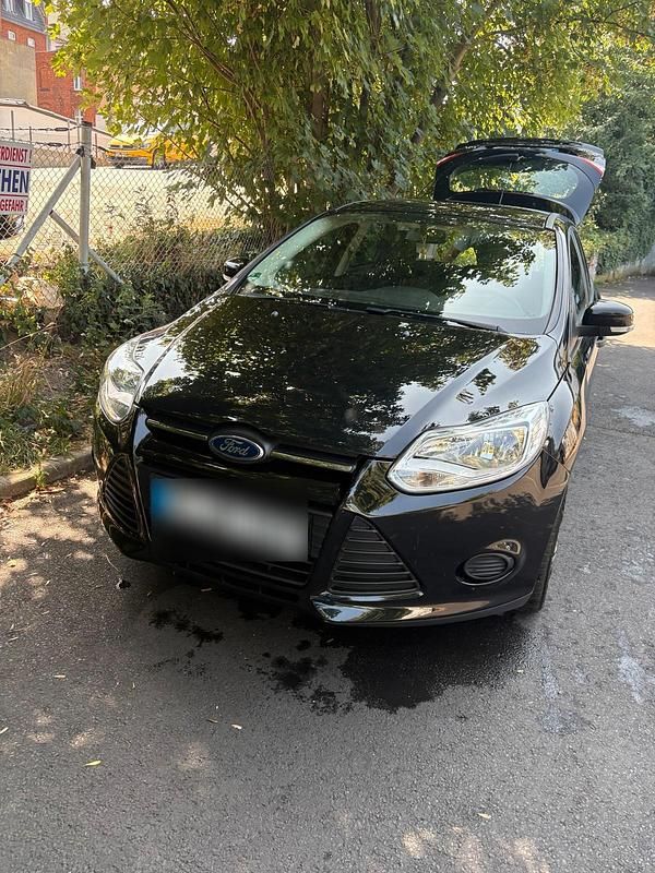 Gebraucht Ford Focus 85 PS (62 kW) 2014 Schwarz Kombi