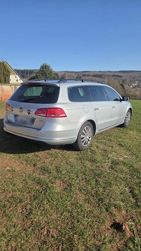 Gebraucht VW Passat 140 PS (102 kW) 2011 Silber Limousine