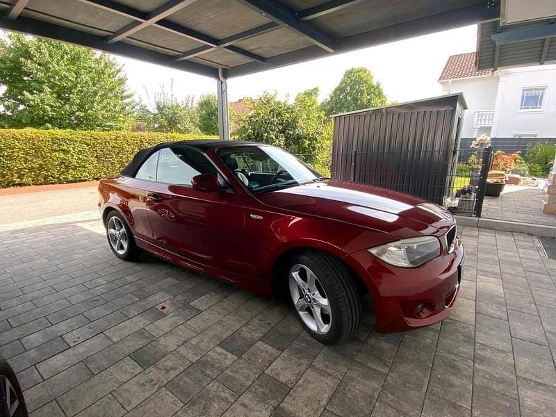 Gebraucht BMW 118 Cabriolet 143 PS (105 kW) 2013 Rot Cabrio