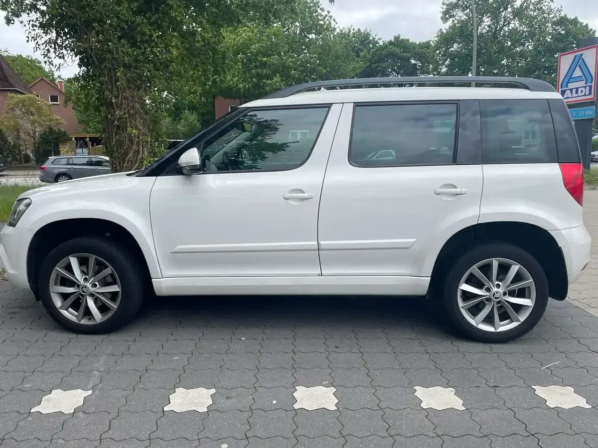 Gebraucht Skoda Yeti Elegance 140 PS (102 kW) 2014 Weiß SUV