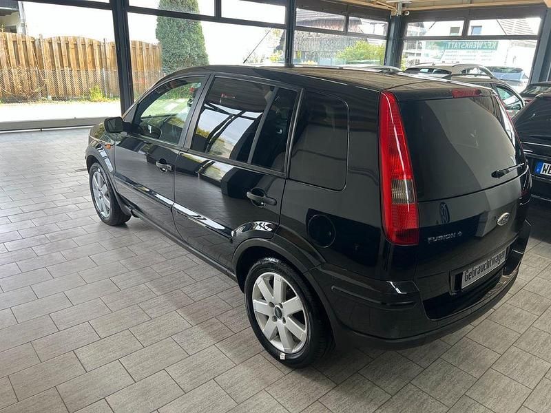 Gebraucht Ford Fusion 80 PS (58 kW) 2005 Schwarz Kleinwagen