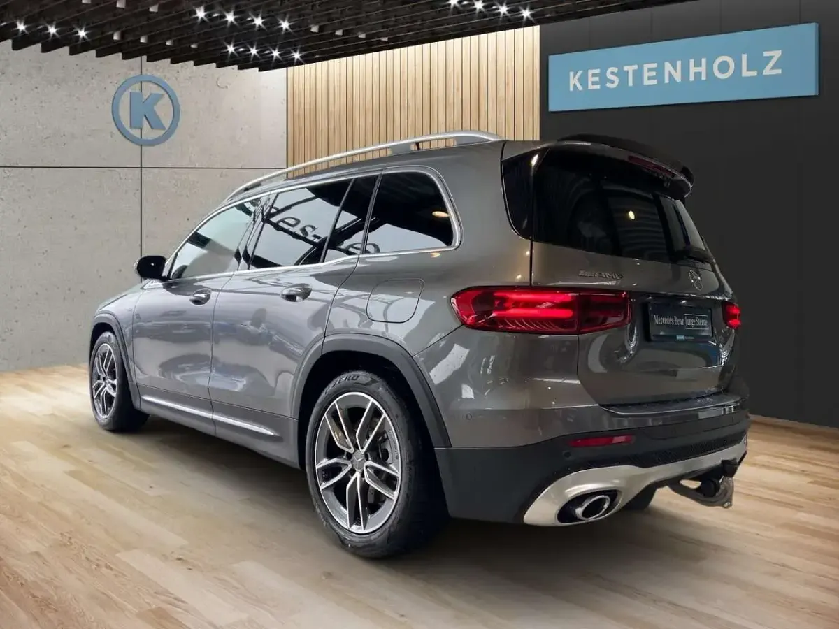 Gebraucht Mercedes GLB35 AMG 306 PS (225 kW) 2025 Grau SUV