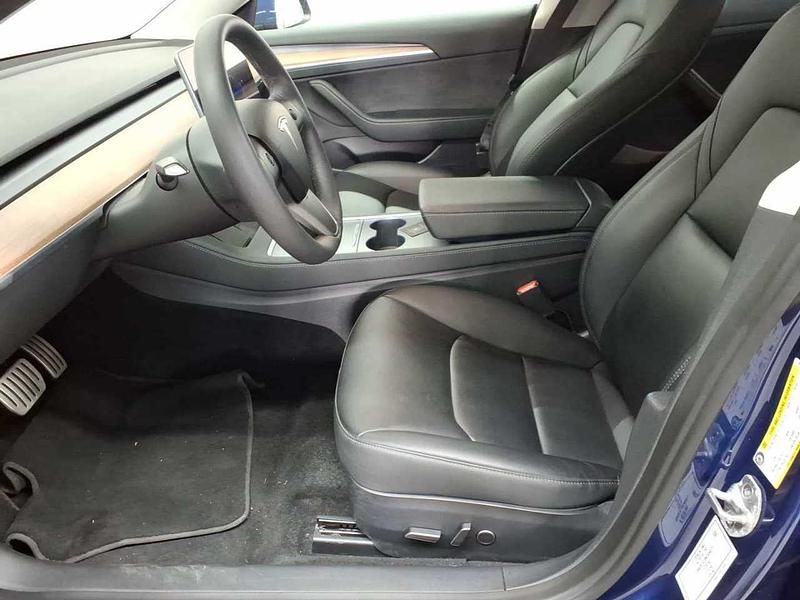 Second-hand Tesla Model 3 Performance 376 kW (512 CP) 2022 Albastru Berlinǎ