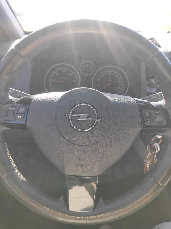 Gebraucht Opel Zafira 110 PS (80 kW) 2010 Blau Van / Kleinbus