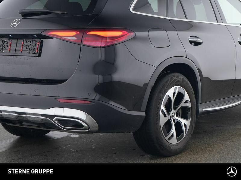 Gebraucht Mercedes GLC200 204 PS (150 kW) 2024 Lack obsidianschwarz SUV