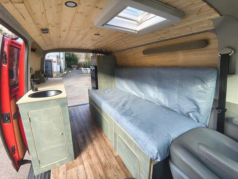 Gebraucht VW Transporter 84 PS (61 kW) 2014 Rot Van