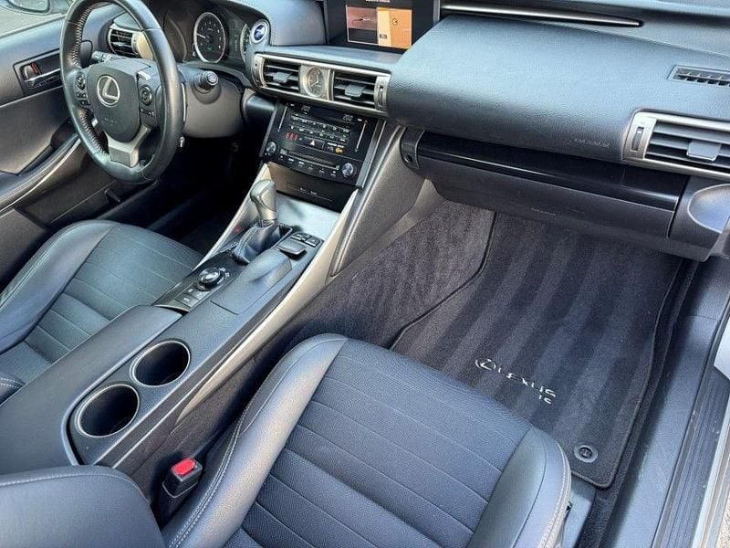 Gebraucht Lexus IS300h 181 PS (133 kW) 2013 Grau Limousine