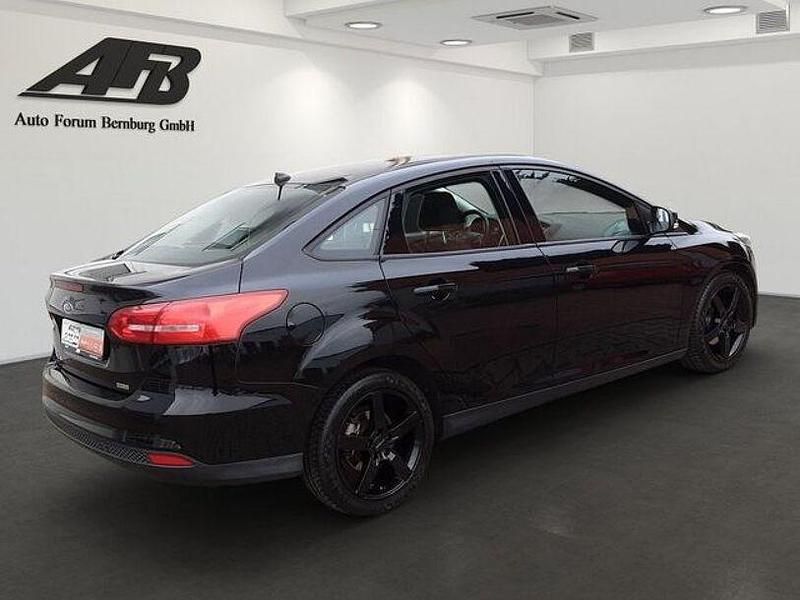 Gebraucht Ford Focus Trend 101 PS (74 kW) 2018 Schwarz Limousine