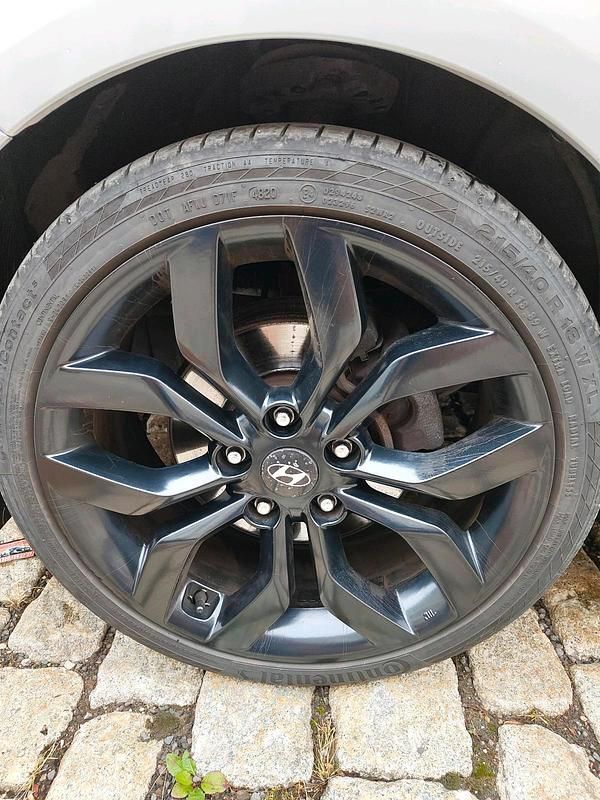 Gebraucht Hyundai Veloster 140 PS (102 kW) 2012 Silber Kleinwagen