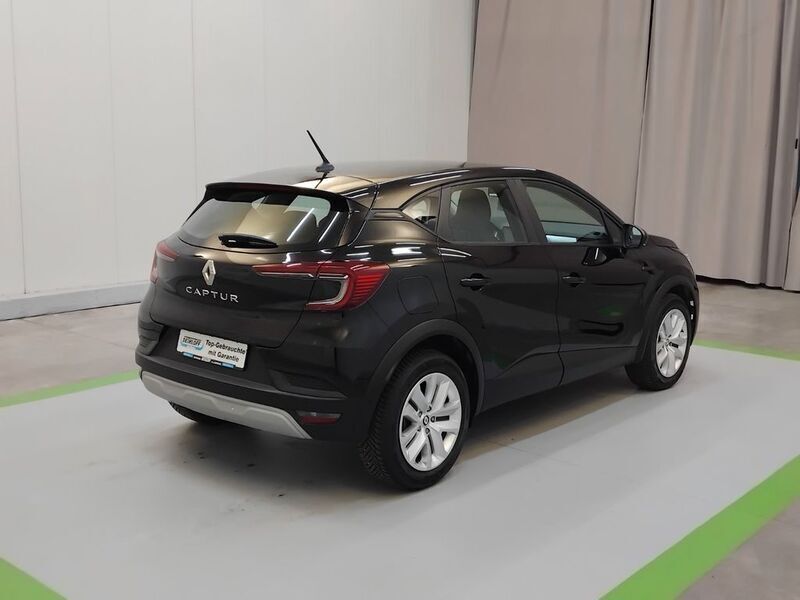 Second-hand Renault Captur Evolution 140 CP (102 kW) 2023 Negru SUV