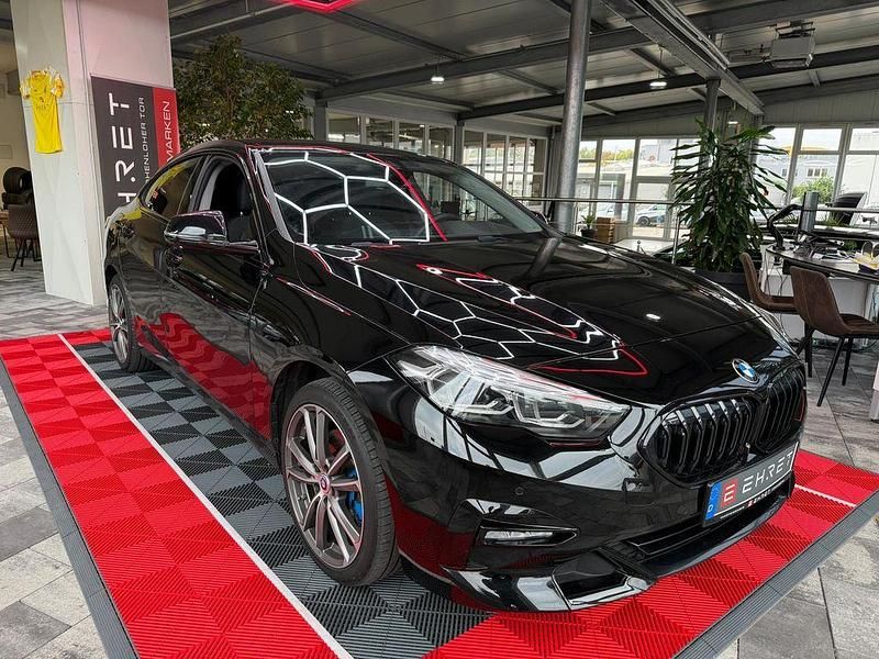 Schwarz Gebraucht 2022 BMW 218 Sport Line Coupé | 23.785 € (Fairer Preis) - Bild 1/4