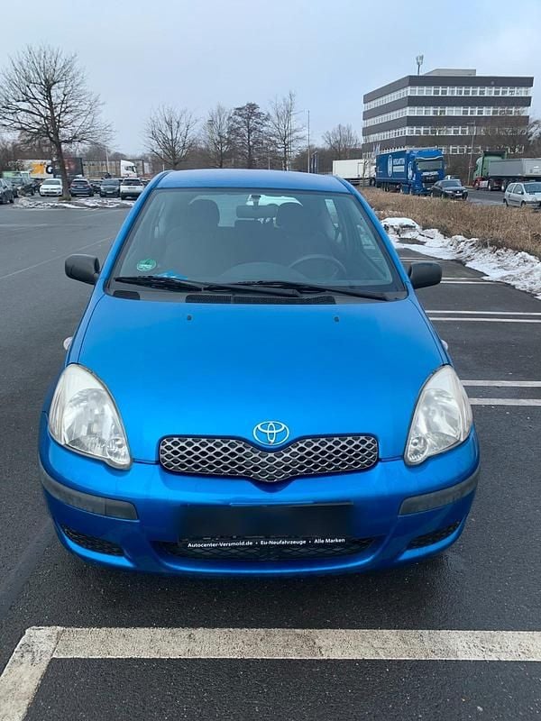 Blau Gebraucht 2004 Toyota Yaris Kleinwagen | 1.000 € (Guter Preis) - Bild 1/4