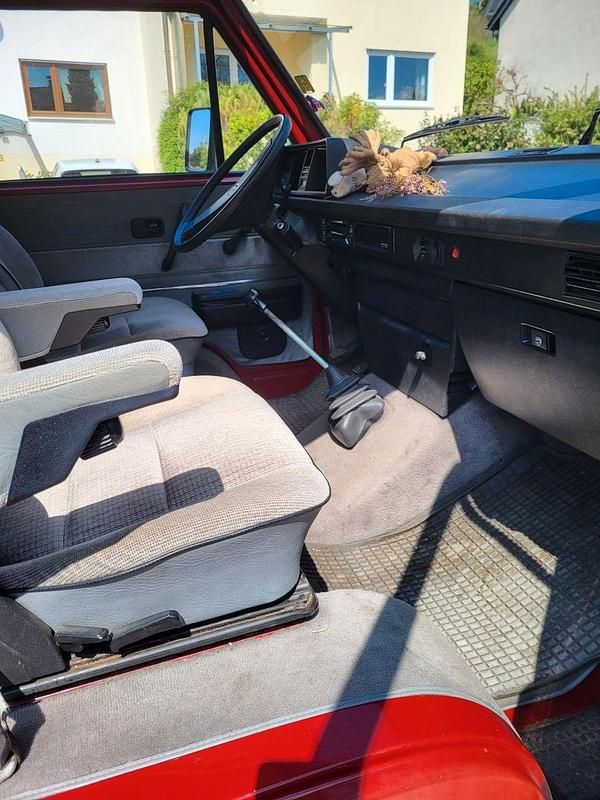 Second-hand VW Multivan 69 CP (50 kW) 1989 Roșu Monovolum