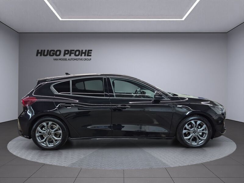 Gebraucht Ford Focus ST-Line X 155 PS (114 kW) 2024 Agate black metallic Limousine