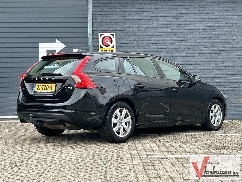Gebraucht Volvo V60 Kinetic 150 PS (110 kW) 2012 Schwarz Kombi