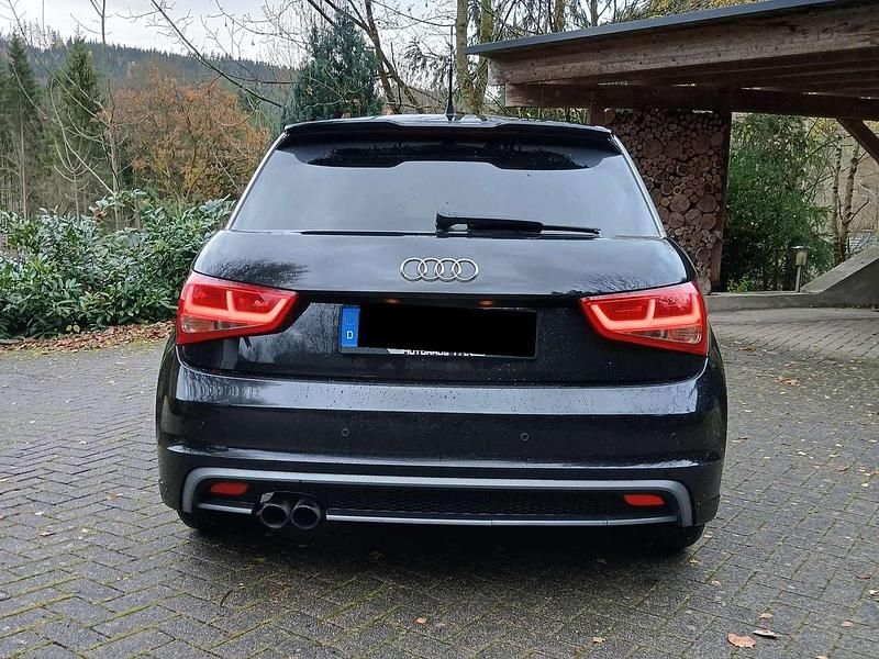 Gebraucht Audi A1 S-Line 122 PS (89 kW) 2011 Schwarz Limousine