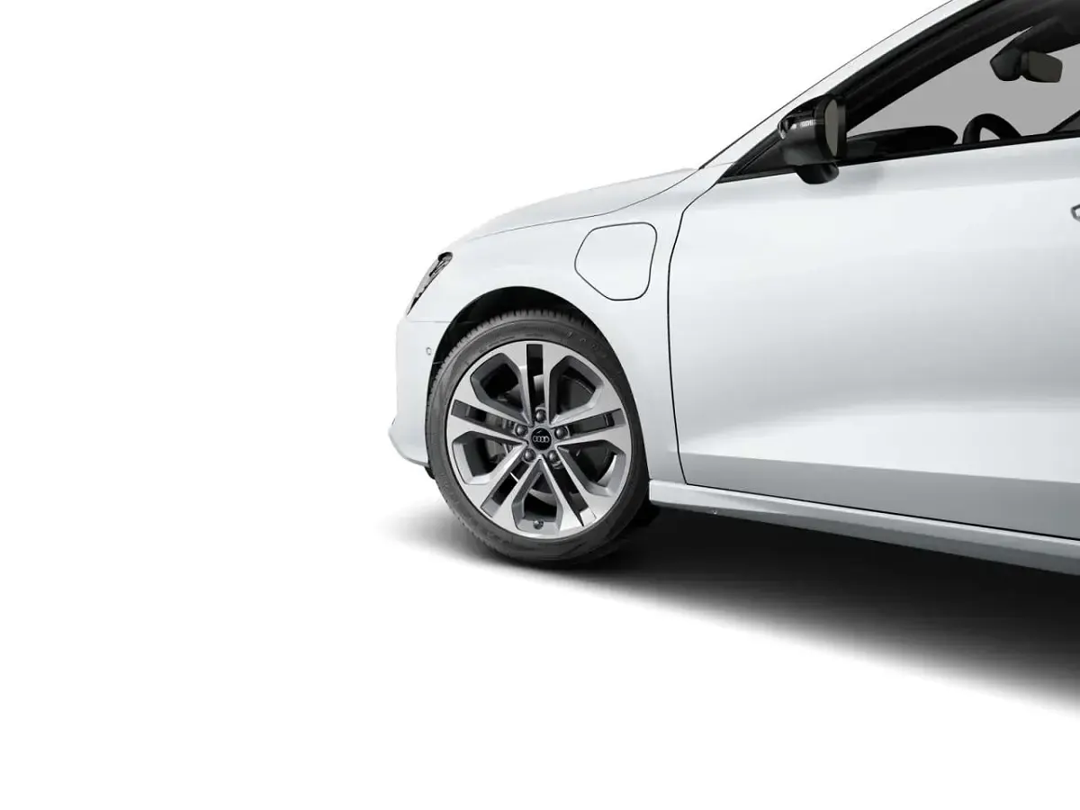 Gebraucht Audi A3 Advanced 204 PS (150 kW) 2025 Gletscherweiß metallic Limousine