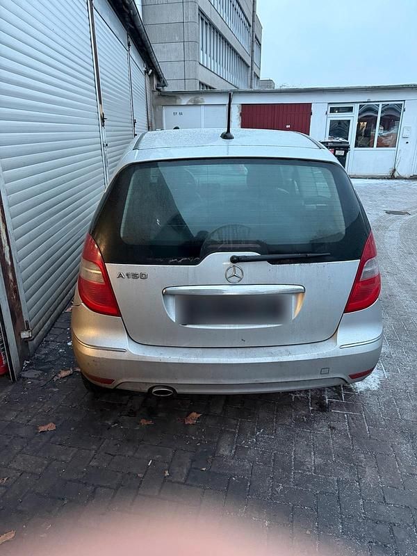 Gebraucht Mercedes A150 95 PS (69 kW) 2009 Silber Kleinwagen