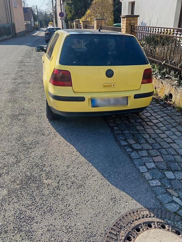 Gebraucht VW Golf IV 75 PS (55 kW) 2002 Gelb Kleinwagen