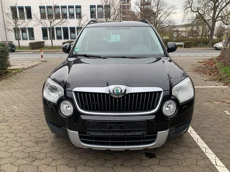 Schwarz Gebraucht 2012 Skoda Yeti Family SUV | 6.599 € (Guter Preis) - Bild 1/4