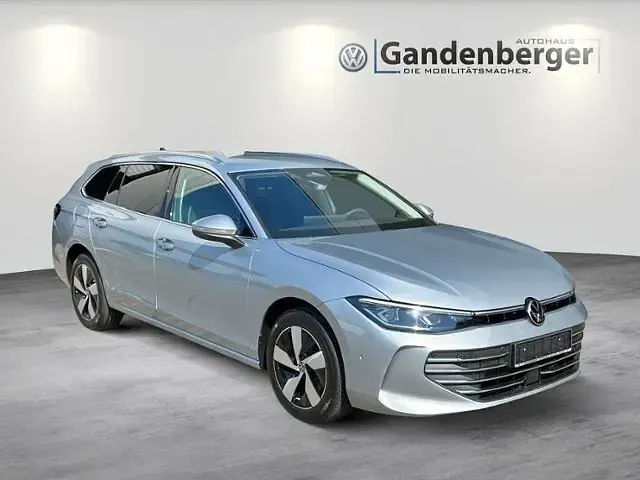 Gebraucht VW Passat 150 PS (110 kW) 2026 Silberschwarz Kombi